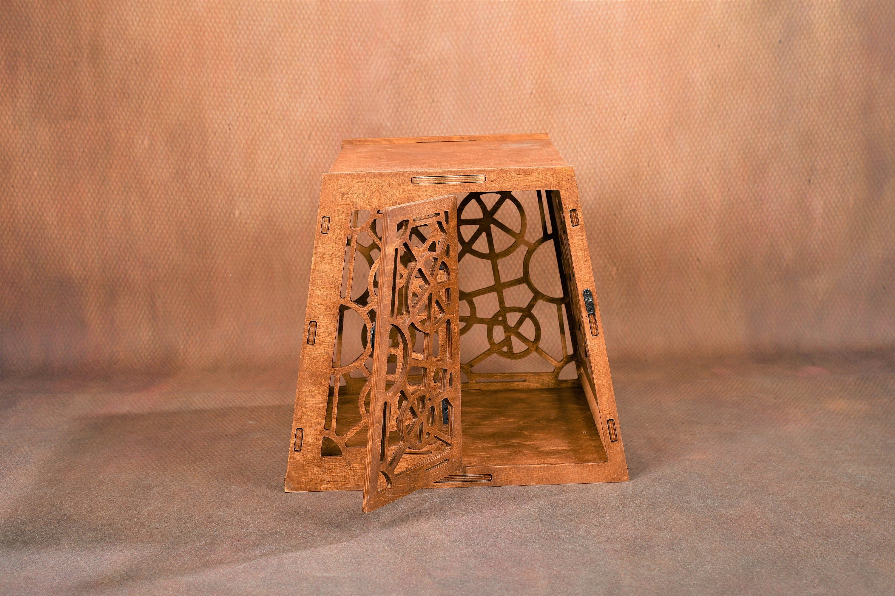 Decorative Wooden Indoor Dog Crate