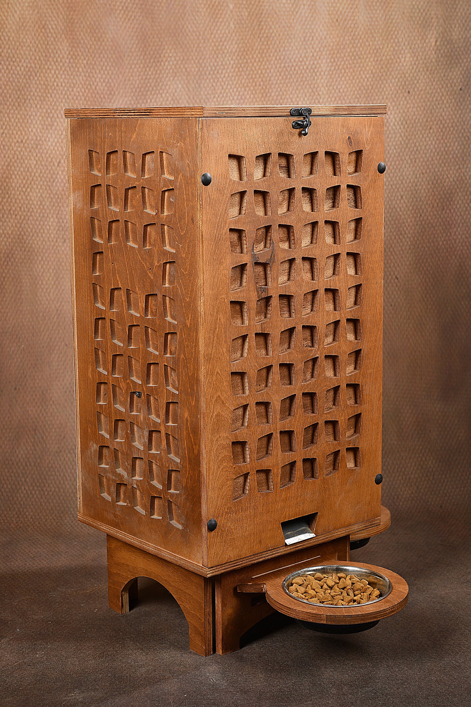 Manual Wooden Pet Food Dispenser with Stainless Steel Bowls – 5–8 kg Dry Food Capacity