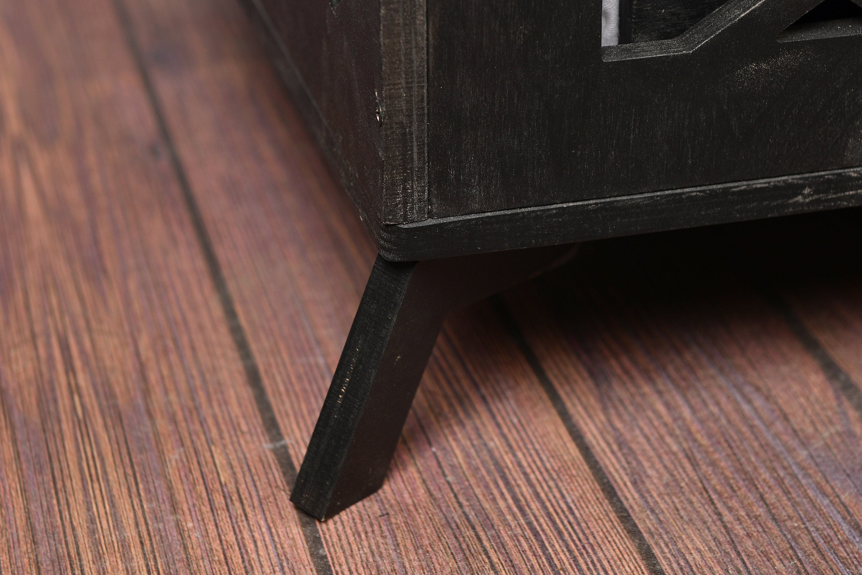 Mid-Century Modern Wooden Dog Crate: Indoor Pet Furniture