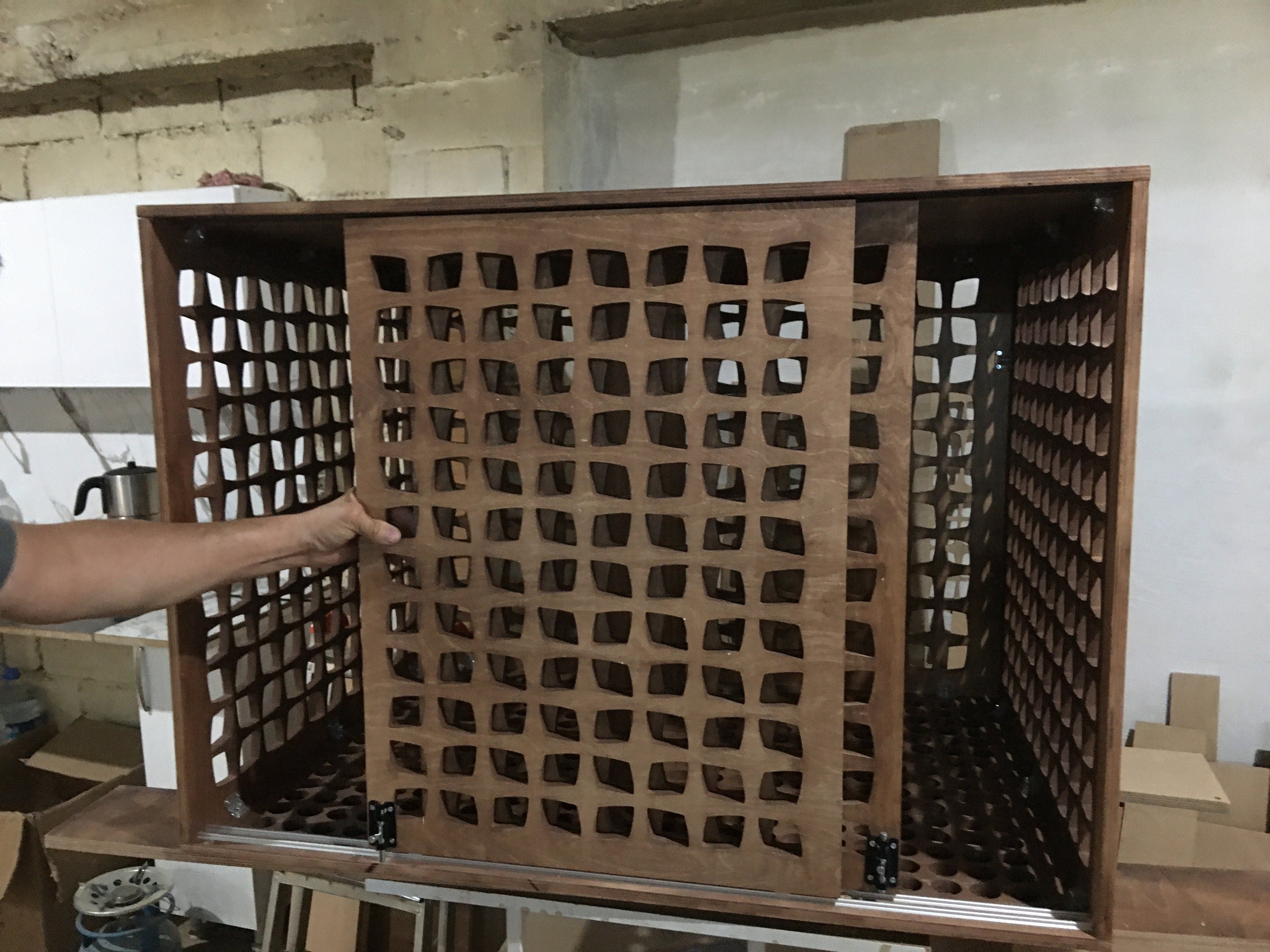 Modern Wooden Dog Crate with Sliding Door: Customizable Pet Furniture