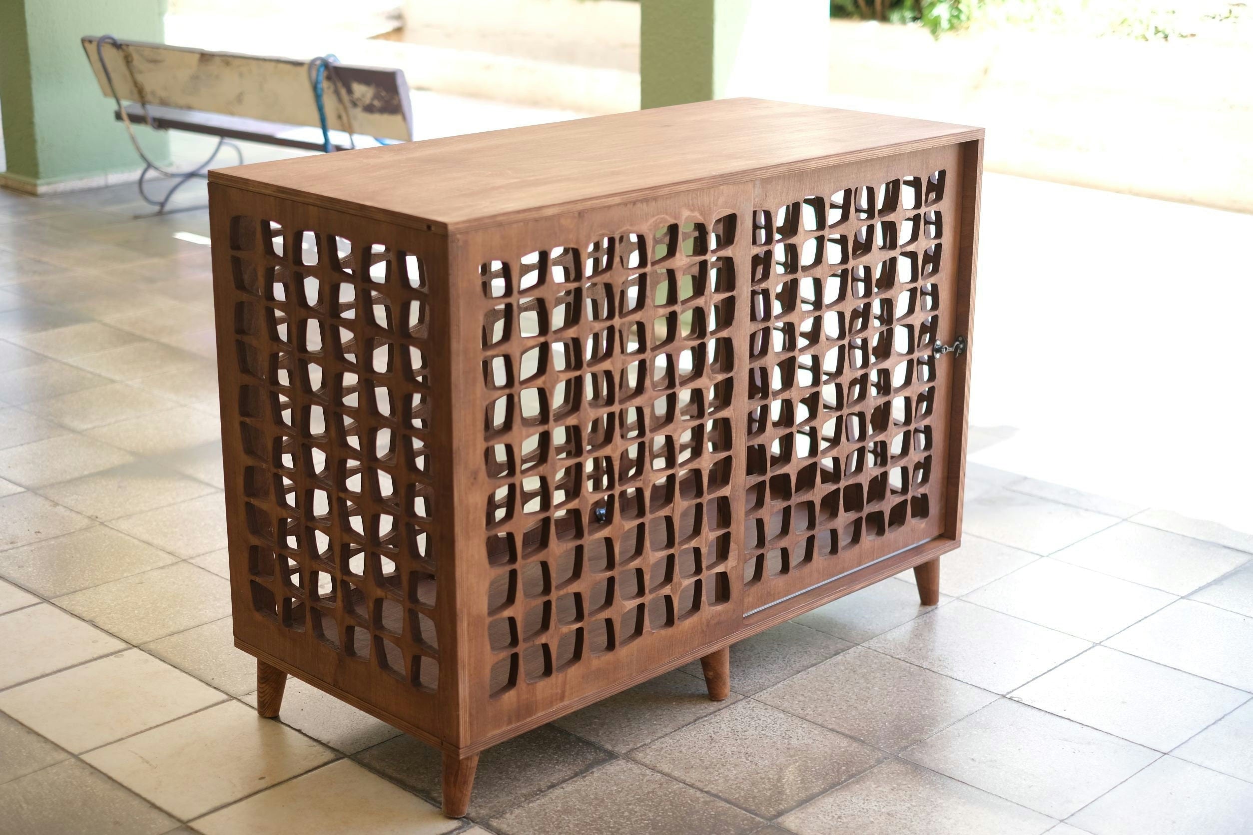 Modern Wooden Dog Crate with Sliding Door: Customizable Pet Furniture