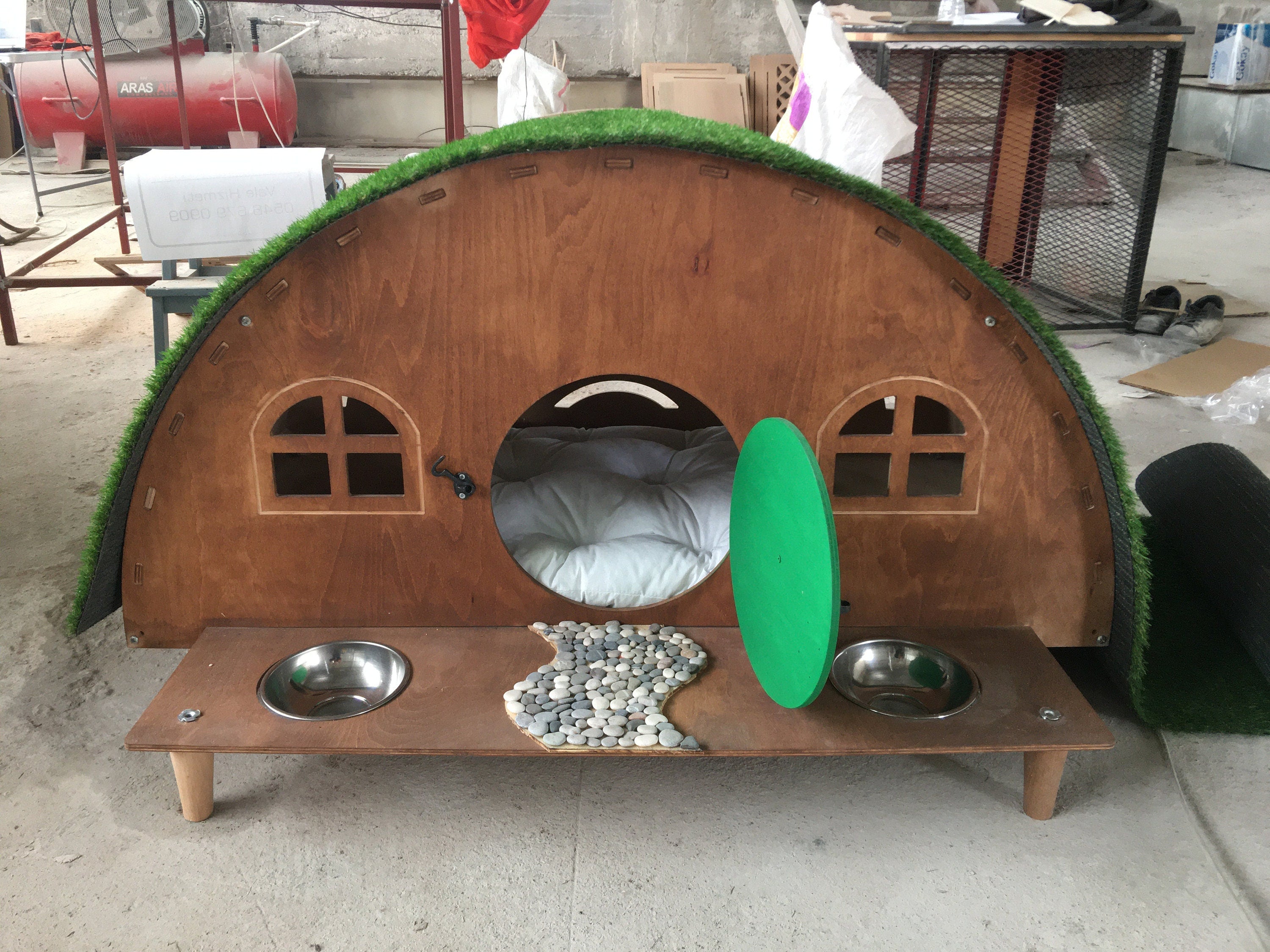 Handmade Hobbit Style Wooden Dog House with Double Bowl Feeder – Indoor Pet Furniture