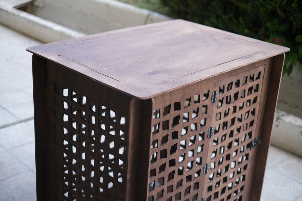 Modern Wooden Dog Crate: Customizable Pet Kennel