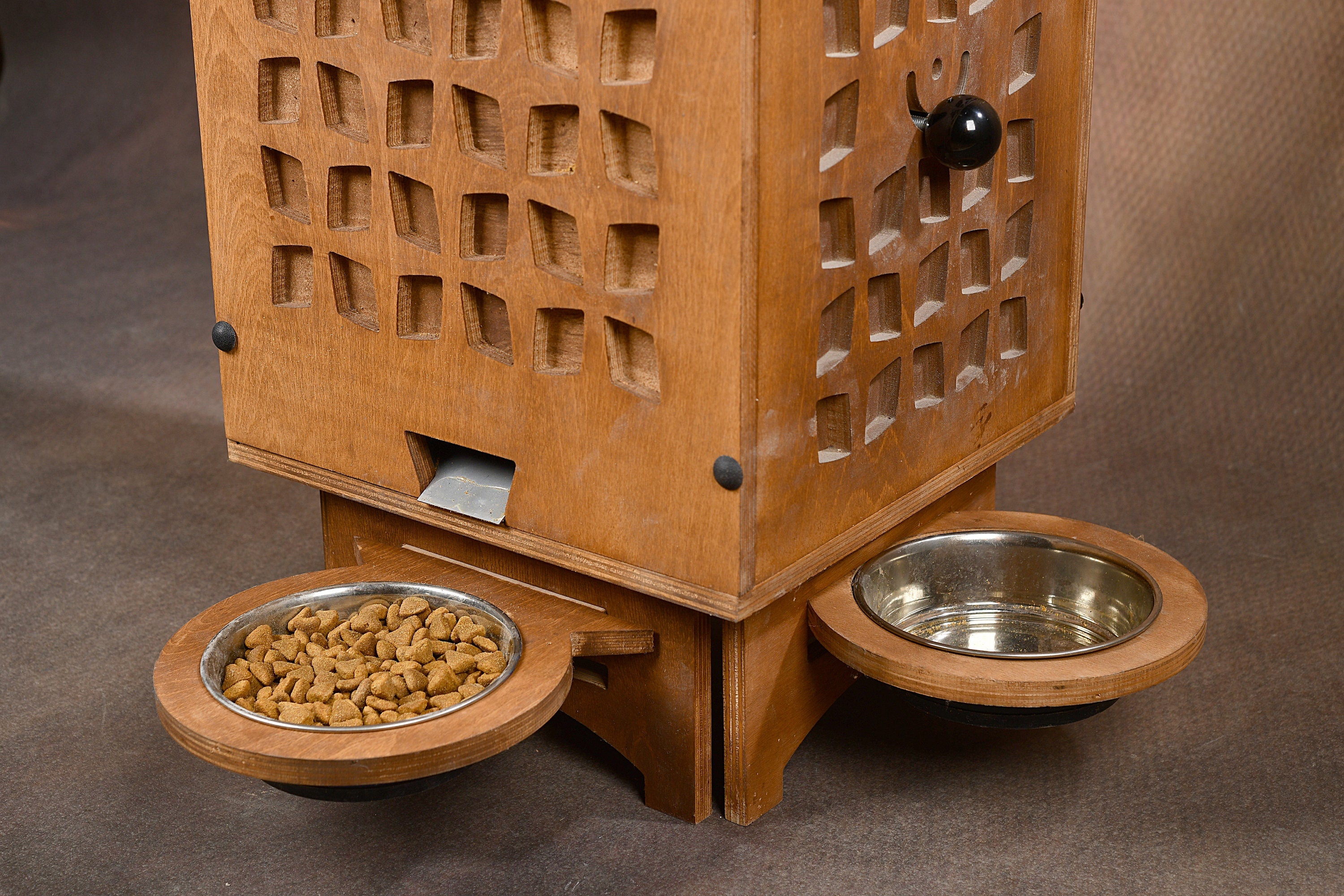Manual Wooden Pet Food Dispenser with Stainless Steel Bowls – 5–8 kg Dry Food Capacity