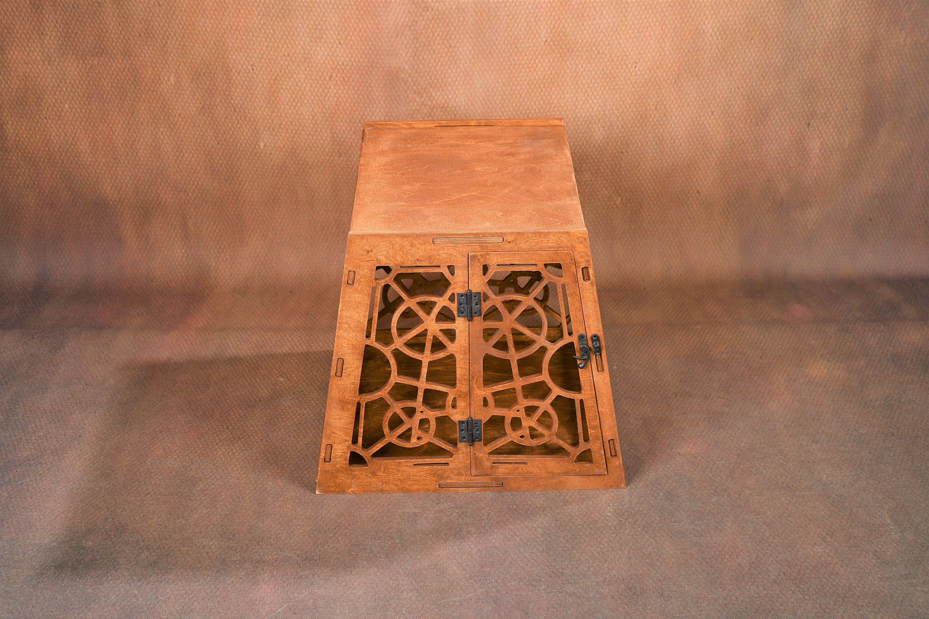 Decorative Wooden Indoor Dog Crate