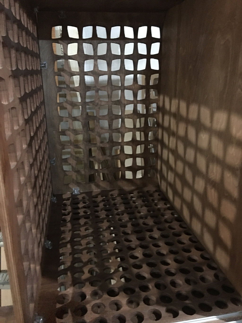 Modern Wooden Dog Crate with Sliding Door: Customizable Pet Furniture