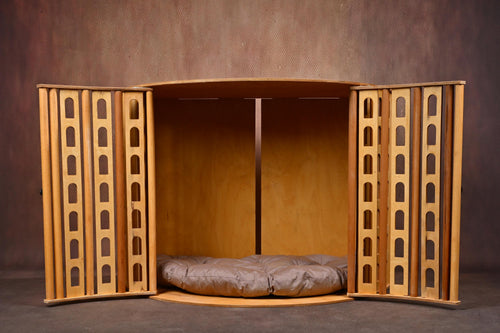 Double front door detail of Coliseum wooden dog crate for easy access
